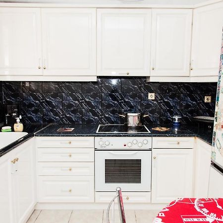 Sunny Apartment Near Metro Station Atenas Exterior foto