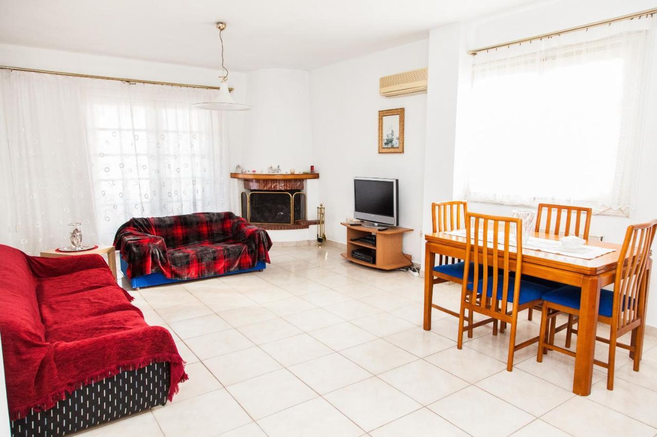 Sunny Apartment Near Metro Station Atenas Exterior foto